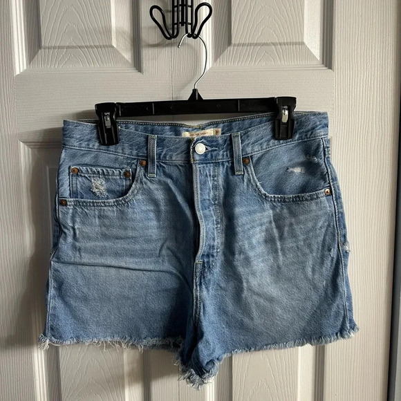 Levi's Pants - Levi’s Ribcage Shorts